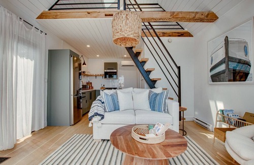 LaHave Cabin | Romantic Oceanfront Retreat - Hot tub