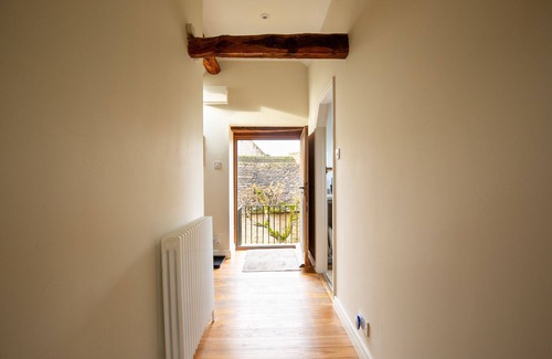 Cold Aston Cottage | Romantic one bedroom self catering accommodation in the Cotswolds - The Hayloft