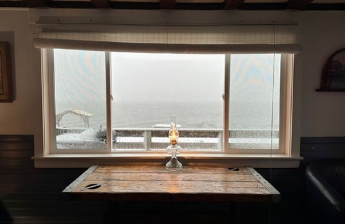 Orleans Cottage | Romantic Orleans Waterfront Cottage!