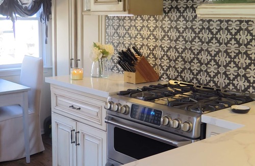 Altadena House | Romantic Outdoors with Private Pool. Amazing location! Just read the reviews!