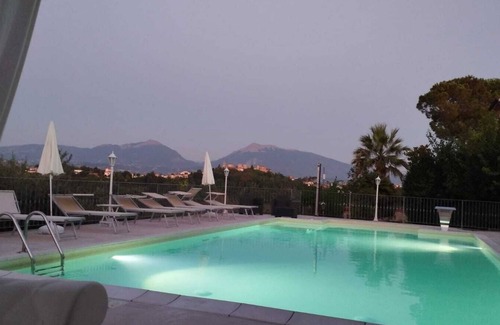 Sant'Omero Apartment | ROMANTIC PENTHOUSE 7 BEDS