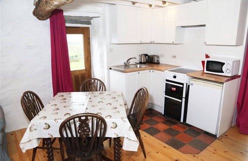 Manod Cottage | Romantic retreat, pet friendly, stunning views, log burner, walks from the door.
