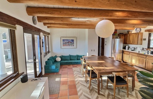 Taos House | Romantic Retreat in Historic Ranchos De Taos