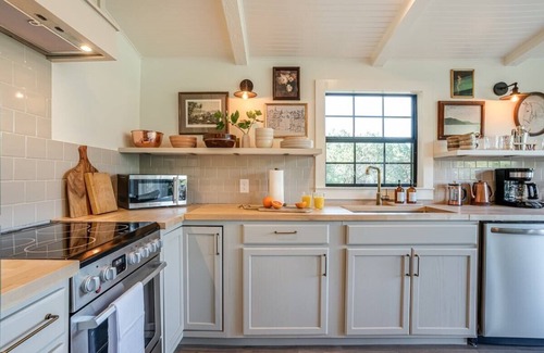 Canyon Lake Cabin | Romantic Retreat at Canyon Lake!