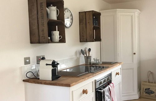 Abbess Roding House | Romantic retreat in the hop fields of Kent, with great sightseeing