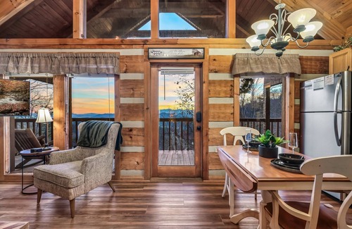Gatlinburg - Pigeon Forge Cabin | ROMANTIC Retreat! Mountain VIEWS! NEW Hot Tub! PET Friendly! Fireplace!