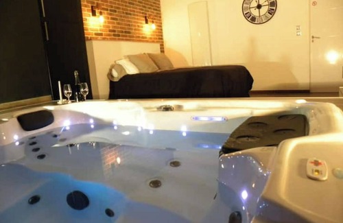 Ferriere-la-Grande House | romantic room with private spa