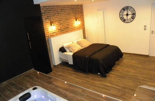 Ferriere-la-Grande House | romantic room with private spa