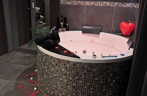 Sernhac Apartment | Romantic room for a romantic getaway in the Gard region of France