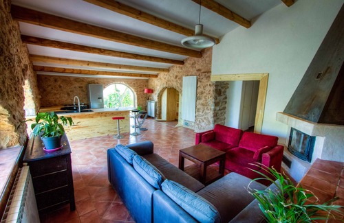 Fitou House | romantic room in a large wilderness cottage