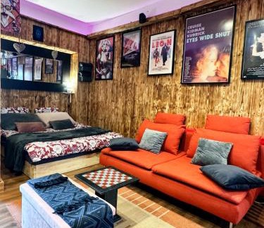 Crecy-en-Brie Apartment | Romantic Room - Studio Jardin - Proche Disneyland Paris