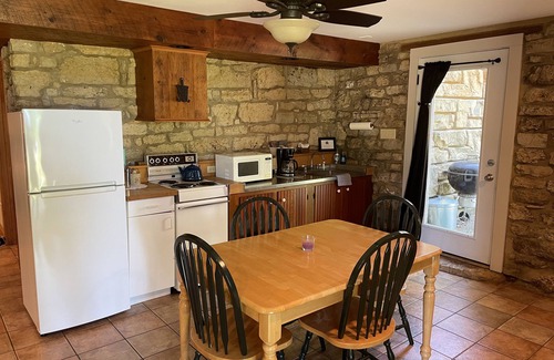 Elizabeth Cabin | Romantic, Rustic, Secluded, Private