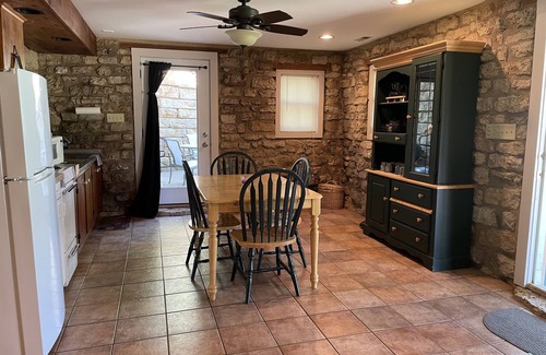 Elizabeth Cabin | Romantic, Rustic, Secluded, Private