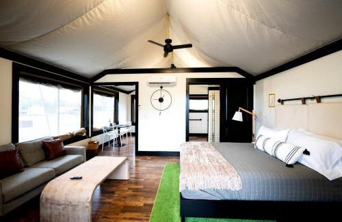 Coosa Other | Romantic Safari Tent with Grill and Hot Tub in Cedar Bluff, Alabama