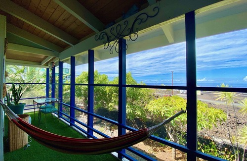 Captain Cook Cottage | Romantic Sea Side Cottage known as "POI*13"