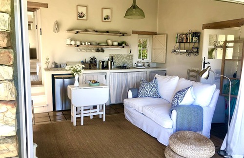 Hout Bay Cottage | Romantic sea side cottage