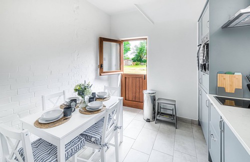 Ford Cottage | Romantic Seaside Retreat Near Arundel