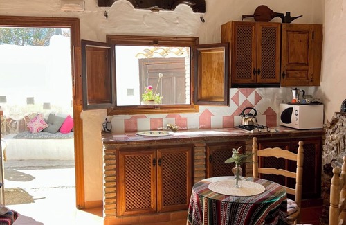 Los Carriones House | Romantic self-catering Cave House with spa bath, log fire