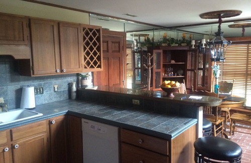 Knoxville House | Romantic setting with hot tub, horse theme on several acres and gated entrance.