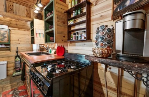 Patton Cabin | Romantic Simply Irresistible Cabin