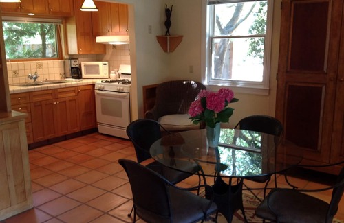 Sonoma Cottage | Romantic Sonoma Cottage On 1 Acre in Wine Country