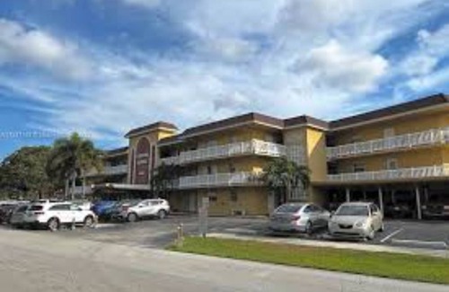 Pompano Beach Apartment | Romantic Spanish villa