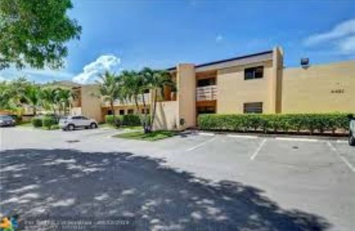 Pompano Beach Apartment | Romantic Spanish villa