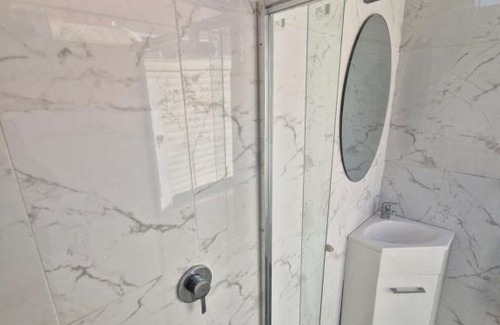 Bangor House | Romantic Stay by Historic Church on Wine Route