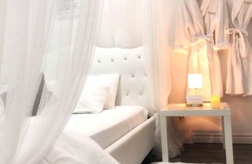 Port Franks Apartment | Romantic Studio, Kitchenette, King Bed, Sauna, Hot Tub, Fitness Studio, Wellness