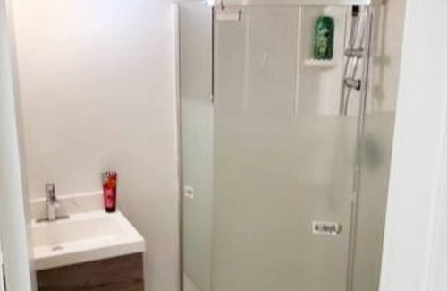 Lower Lonsdale House | Romantic Studio - Great Location