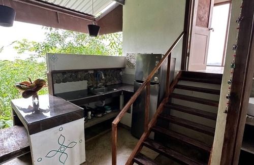 San Isidro de El General Apartment | Romantic Studio Retreat with Breathtaking Ocean & Mountain Scenery