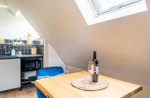 Stellendam House | Romantic studio in Stellendam with terrace