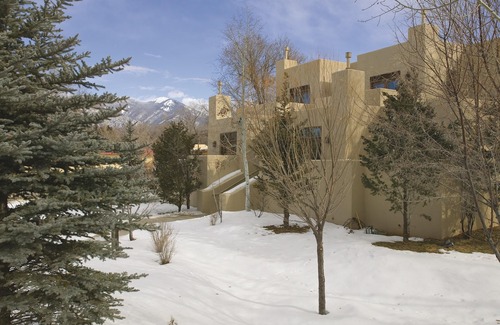 Taos Resort | Romantic Studio w/Fireplace - Near Historical Sites