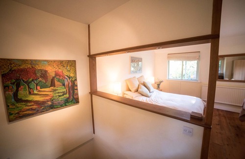 Buckfastleigh Cottage | Romantic sunny South Devon garden cottage with wifi set in garden and woodland