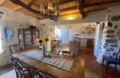 Gabian House | Romantic three-bedroom house in southern France nestled in historic village