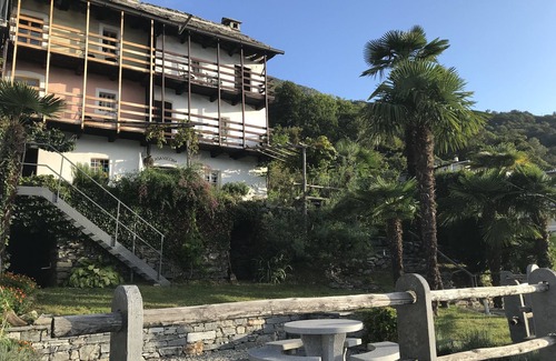Brione sopra Minusio Cottage | Romantic Ticino holiday home on the Lago Maggiore with a fantastic lake view