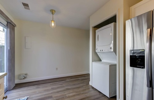 Crofton Condo | Romantic Two Bedroom Condo
