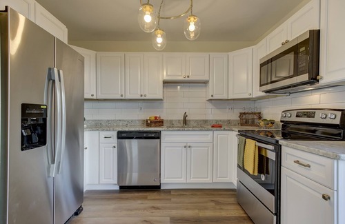 Crofton Condo | Romantic Two Bedroom Condo