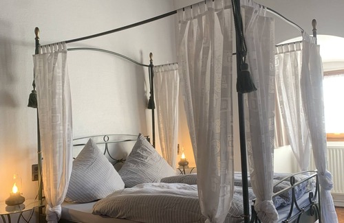 Kornburg - Worzeldorf Other | Romantic vacation apartment in a historic castle for 3-4 people