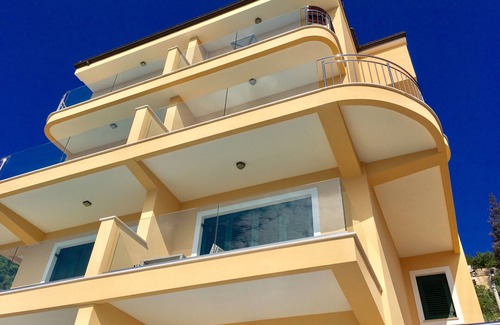Medveja Apartment | Romantic vacation apartment ★with a fantastic view, ideal for couples