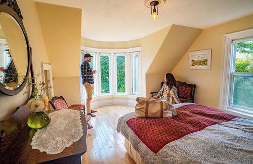 Advocate Harbour Bed & Breakfast | Romantic Victorian guest room for two close to the ocean and hiking trails