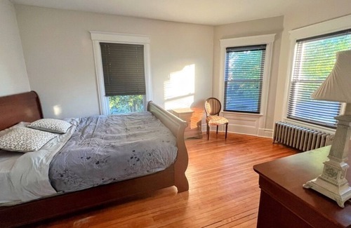 Montclair Condo | Romantic Victorian Apartment - 5 minutes to downtown/train to NYC.