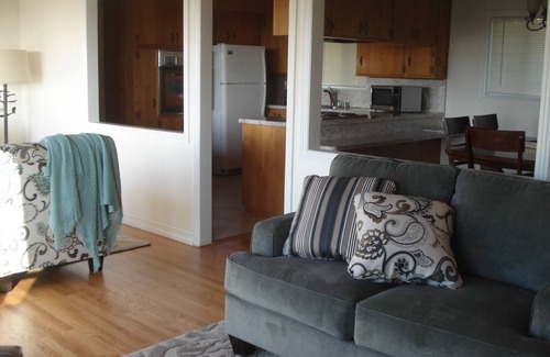 Windsor Hills House | *Romantic View Home Centrally Located in Windsor Hills, La Mesa*