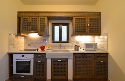 Messaria Villa | Romantic Villa Expansive View - Car Included