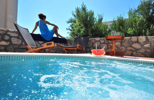 Messaria Villa | Romantic Villa Expansive View - Car Included