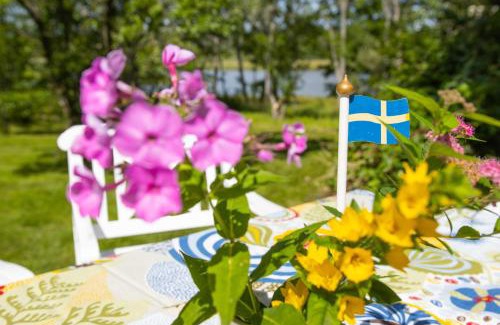 Saffle House | Romantic Villa in historic setting with lake view