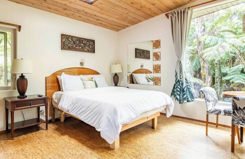 Volcano Cabin | Romantic Volcano Getaway with a Hot Tub