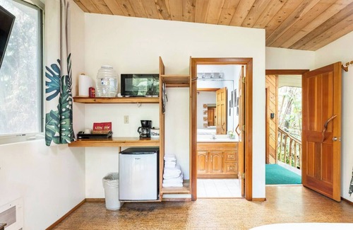 Volcano Cabin | Romantic Volcano Getaway with a Hot Tub