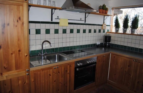 Sankt Corona am Wechsel Apartment | Romantic wooden house with swimming pond, directly on the children's ski slope