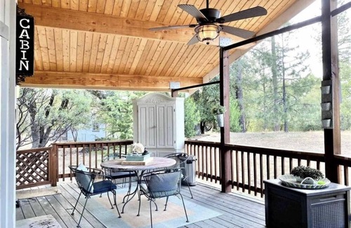 Groveland Cottage | Romantic Yosemite Cottage